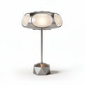 Lampe de table design en métal argenté avec abat-jour en verre 30 x 30 x 45cm